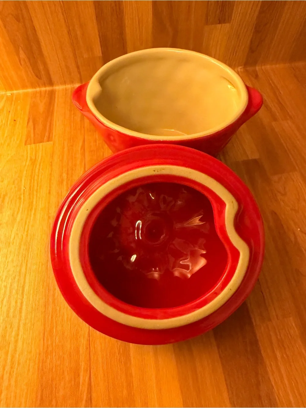 Le Creuset Strawberry Fruut Cocotte